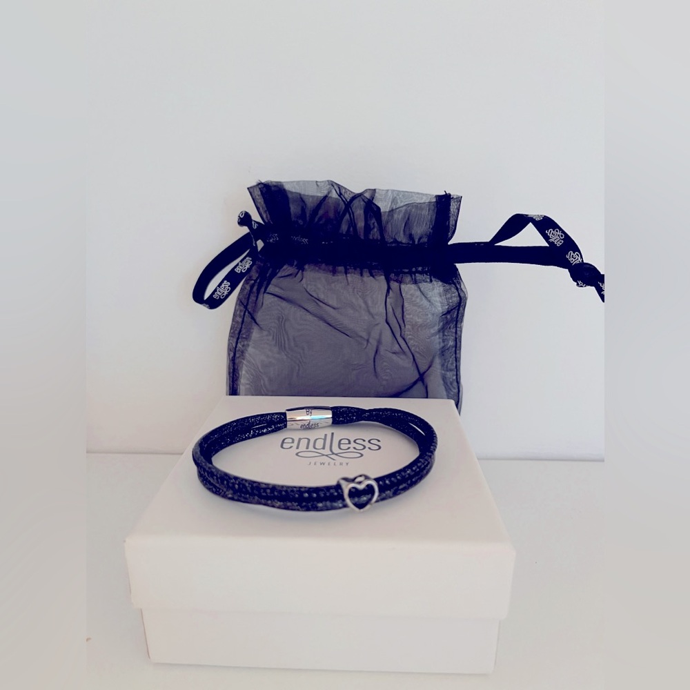 Endless Jewelry NEW double leather bracelet with a silver heart charm.